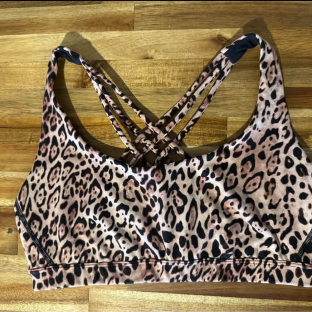 Leopard Print Women's Victorias Secret Sports Bra medium